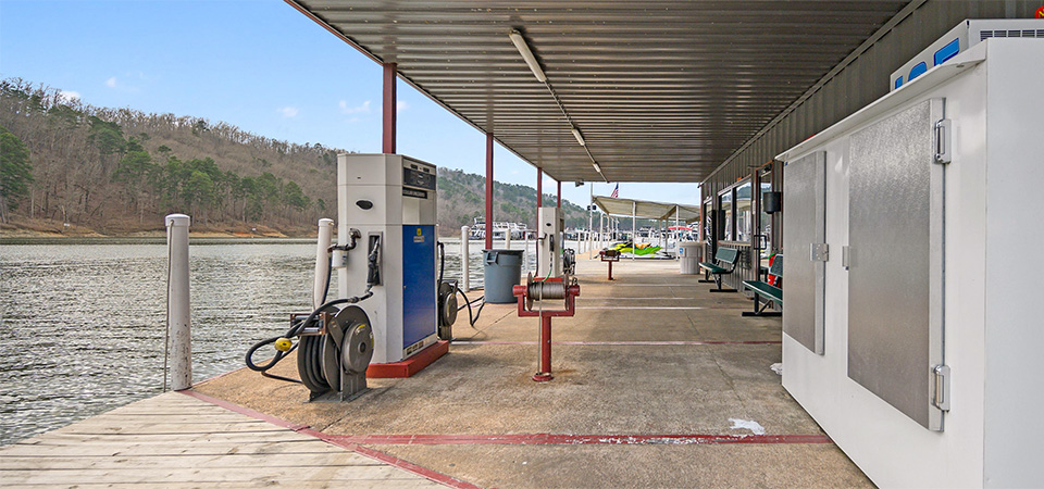 Beavers Bend Marina fuel dock image